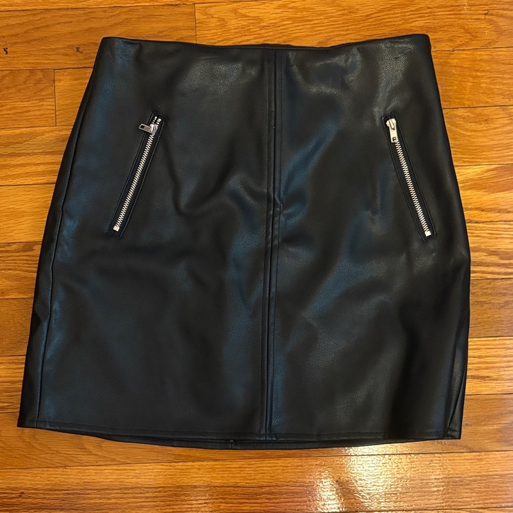 Forever 21 Black Mini Skirt with Zipper Accents